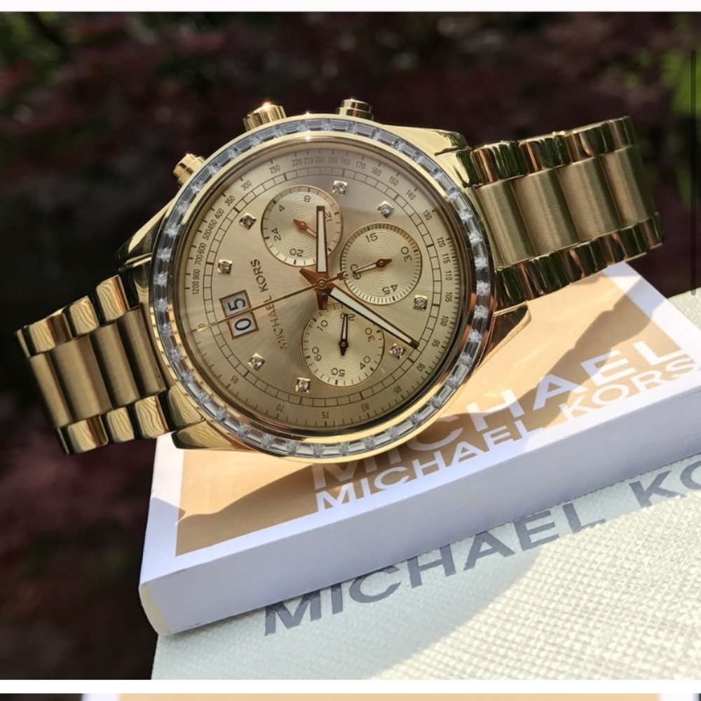 GOLD MICHAEL KORS WATCH